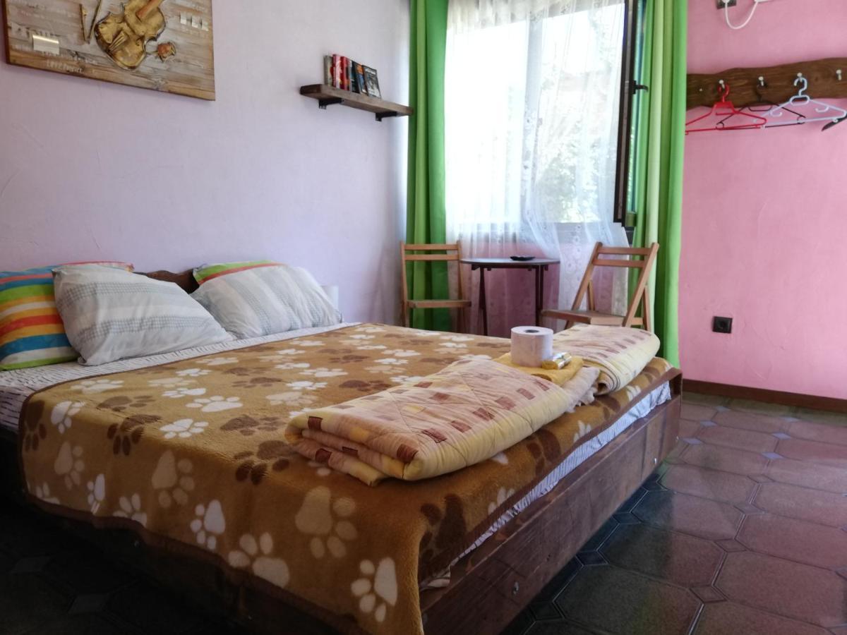 Guest House Fanny Sinemoretz Buitenkant foto
